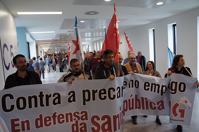 2016 04 27 ProtestaCIGsanidadePublicaCunqueiroVigo12.JPG